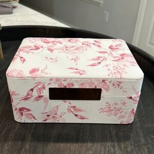 💕 Cute. Floral 🌸 Jewelry Case.
